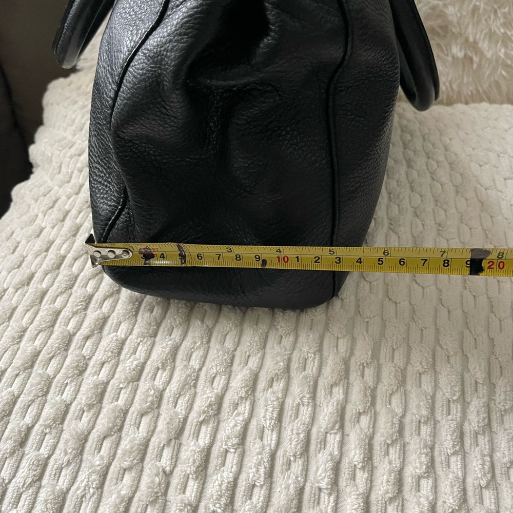 Micheal Kors leather handbag - Picture 5 of 12